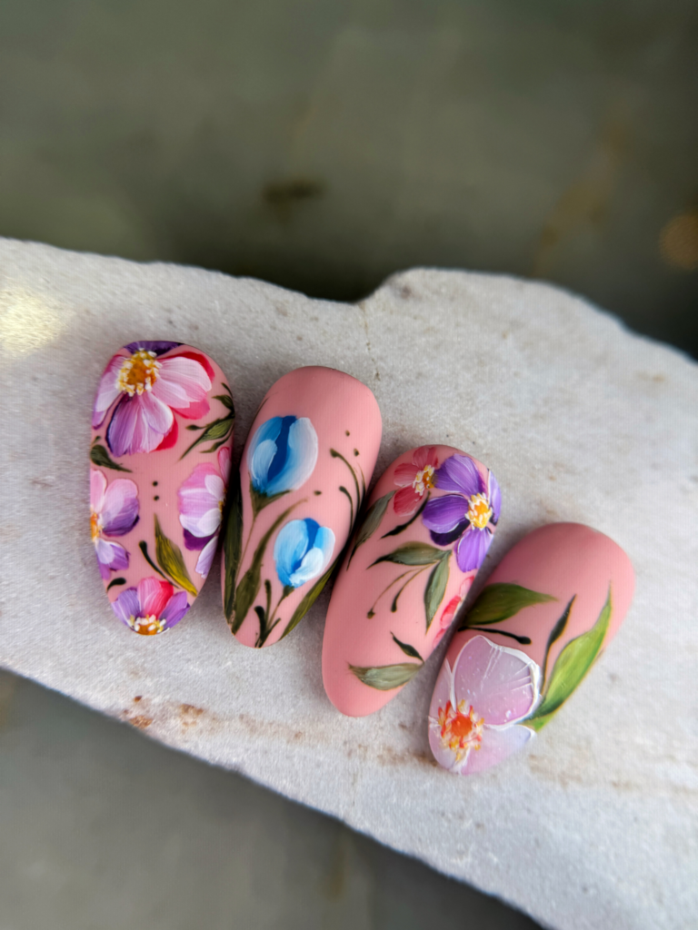 paznokcie Białystok manicure hybrydowy nail art zdobienia paznokci kwiaty na paznokciach 